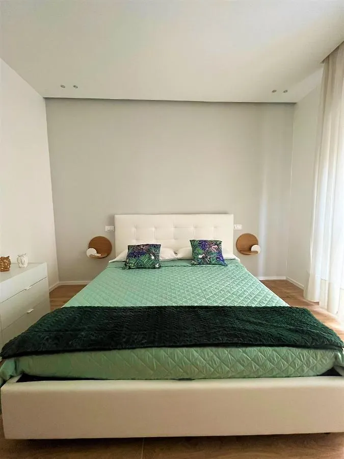 Wood & White Home Palermo