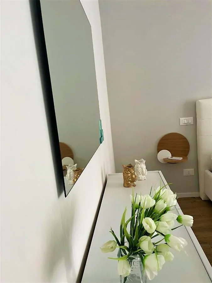 Wood & White Home Palermo 0*,